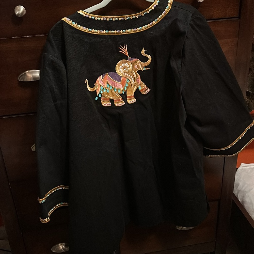 Bob Mackie, wearable art elephant, jacket 1X. Beautiful details, gold buttons, - Picture 11 of 14